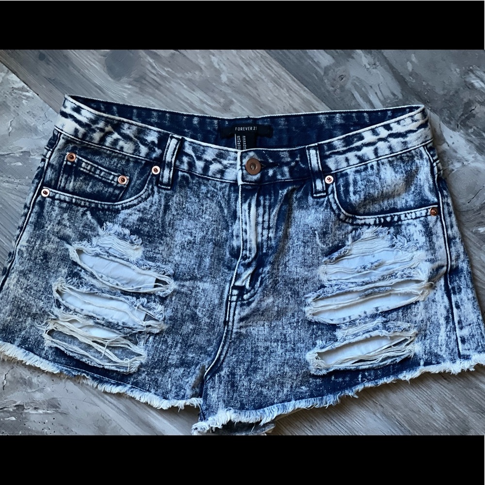 Distressed jean shorts - Forever 21